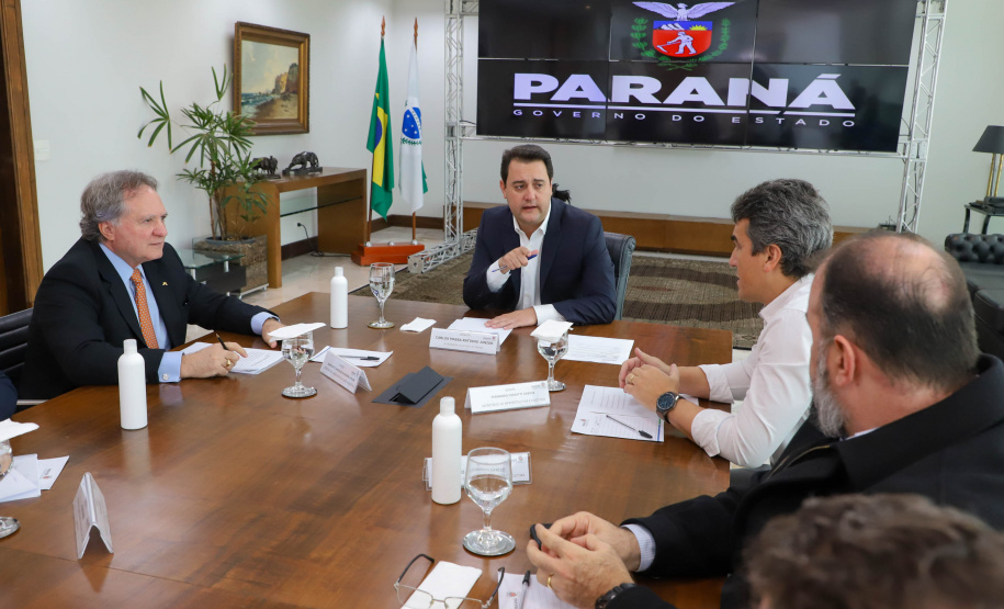 Governador recebe diretor-geral da Itaipu