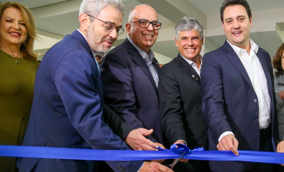 O governador Carlos Massa Ratinho Junior participou nesta terça-feira (19) da inauguração do Centro de Especialidades e Quimioterapia do Hospital São Vicente, em Curitiba.