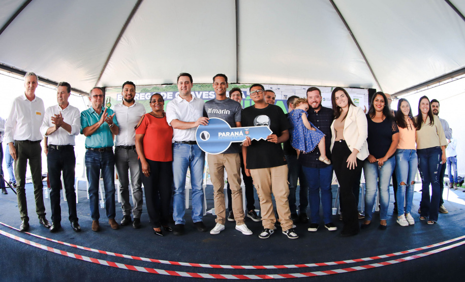 Governador Carlos Massa Ratinho Junior entrega moradias para 160 famílias em Paranavaí - Paranavaí, 20/04/2022