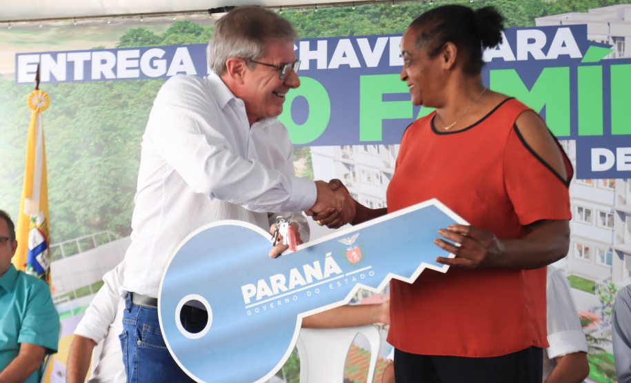 Governador Carlos Massa Ratinho Junior entrega moradias para 160 famílias em Paranavaí - Paranavaí, 20/04/2022