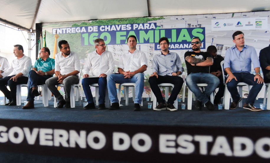 Governador Carlos Massa Ratinho Junior entrega moradias para 160 famílias em Paranavaí - Paranavaí, 20/04/2022