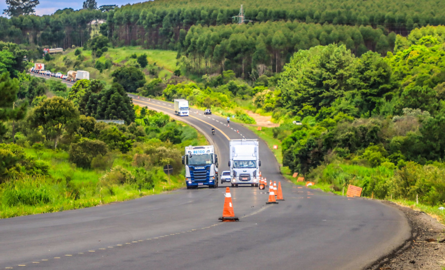 Implantação de terceiras faixas avança e traz mais agilidade e segurança para o tráfego na PR-092