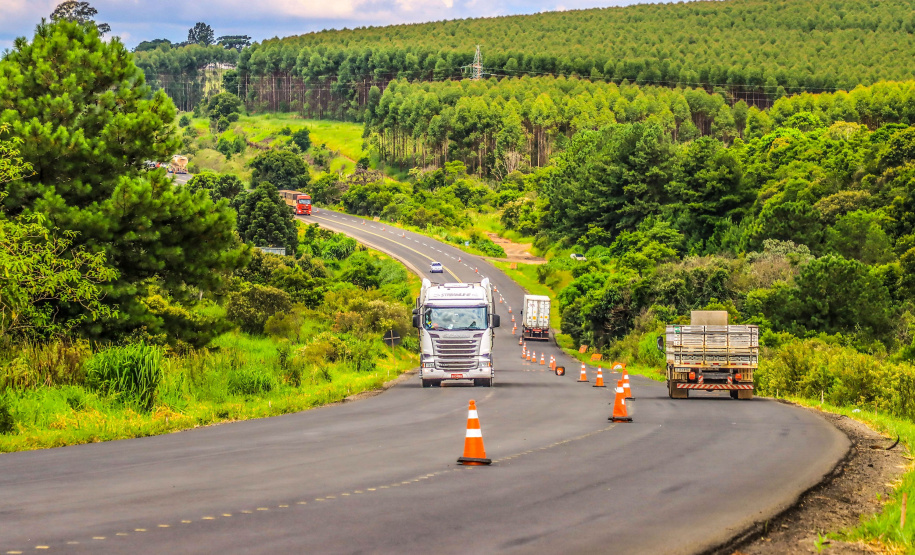 Implantação de terceiras faixas avança e traz mais agilidade e segurança para o tráfego na PR-092