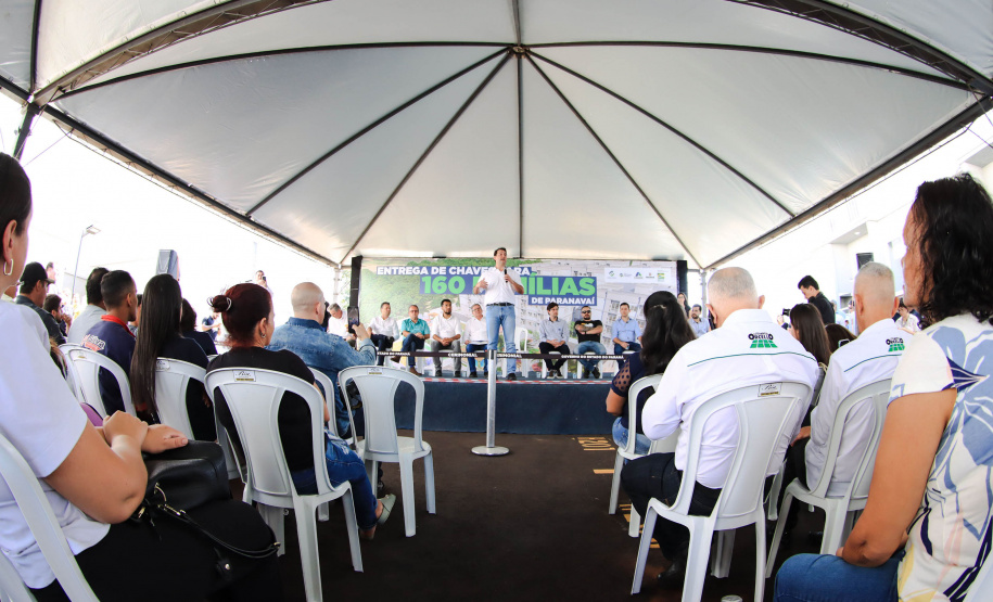 Governador Carlos Massa Ratinho Junior entrega moradias para 160 famílias em Paranavaí - Paranavaí, 20/04/2022