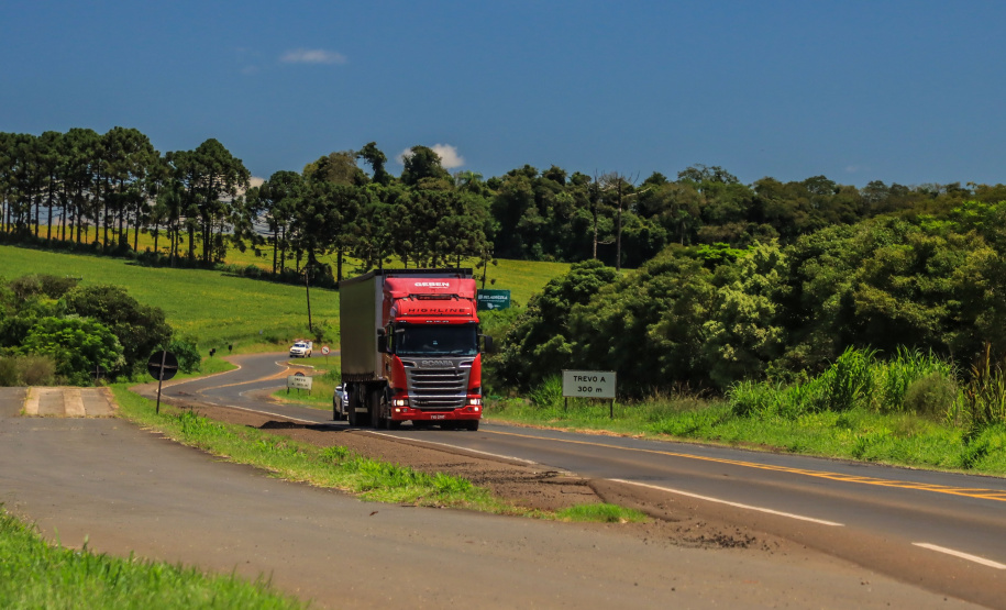 Implantação de terceiras faixas avança e traz mais agilidade e segurança para o tráfego na PR-092
