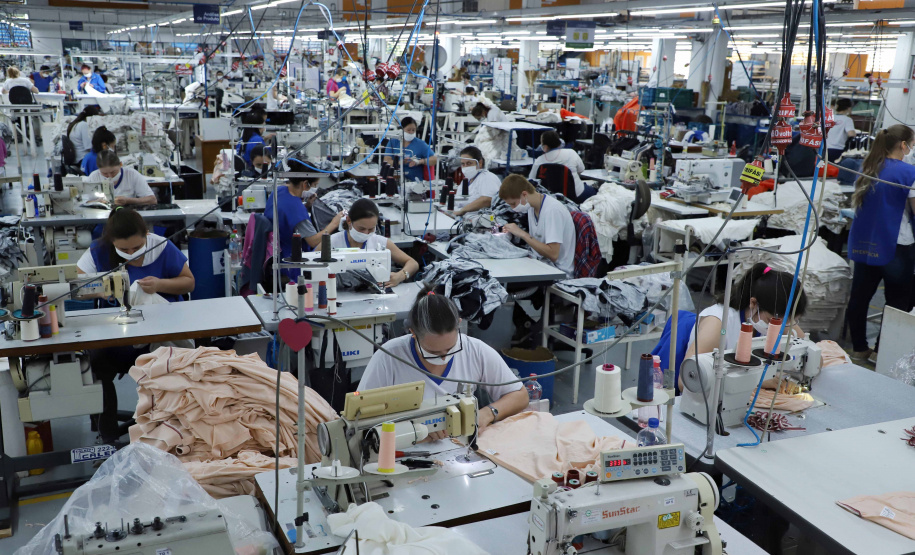 A indústria foi outro setor que se destacou das contratações, com 10.306 novos postos de trabalho no período.