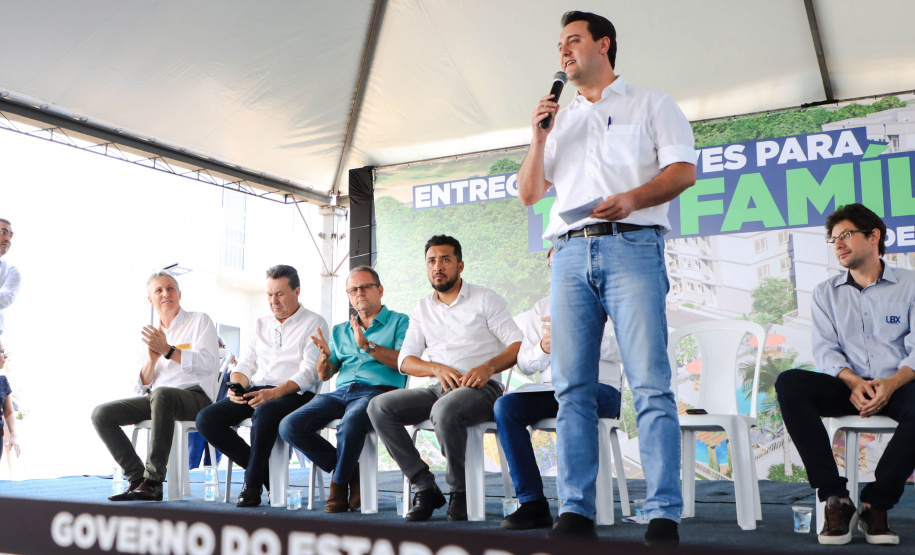 Governador Carlos Massa Ratinho Junior entrega moradias para 160 famílias em Paranavaí - Paranavaí, 20/04/2022