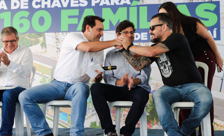 Governador Carlos Massa Ratinho Junior entrega moradias para 160 famílias em Paranavaí - Paranavaí, 20/04/2022