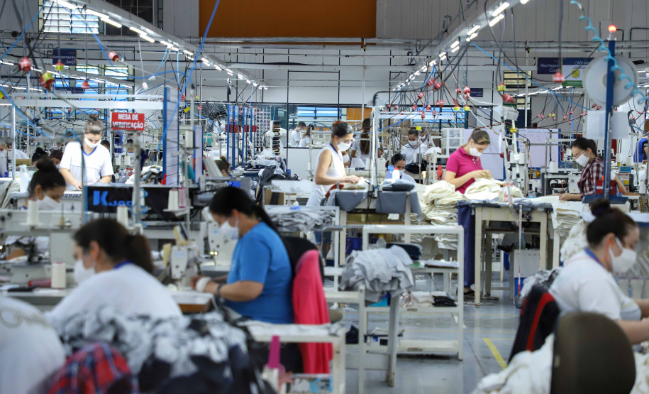 A indústria foi outro setor que se destacou das contratações, com 10.306 novos postos de trabalho no período.