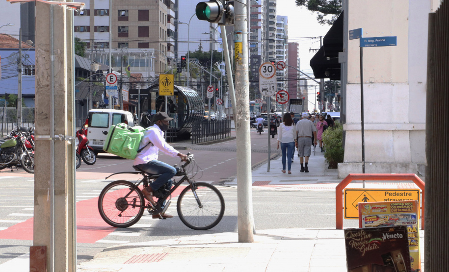 Ciclomotores e bicicletas elétricas precisam seguir recomendações de segurança, alerta Batalhão de Trânsito da PM
