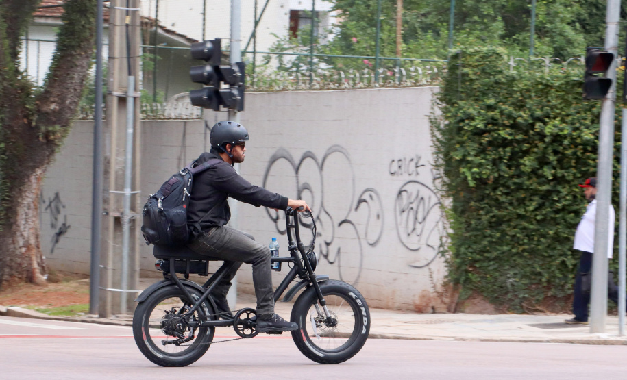 Ciclomotores e bicicletas elétricas precisam seguir recomendações de segurança, alerta Batalhão de Trânsito da PM
