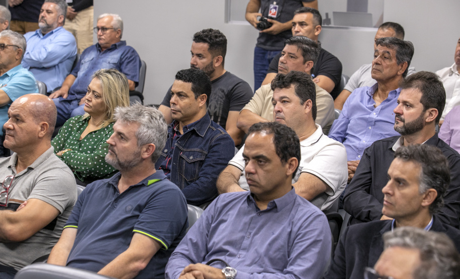 Autoridade portuária recebe representantes de trabalhadores