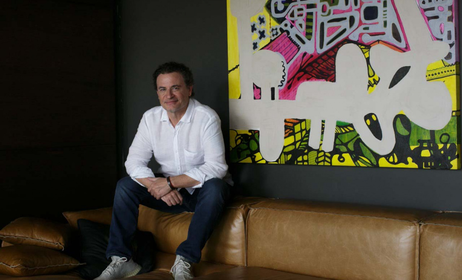 Arquiteto Mauricio Melara lança livro na Biblioteca Pública do Paraná