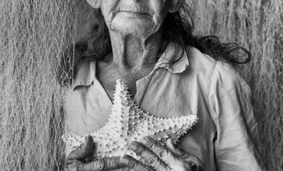 MON promove palestra com o curador Rubens Fernandes Junior curador da mostra “O Labirinto da Luz”, do fotógrafo Orlando Azevedo -