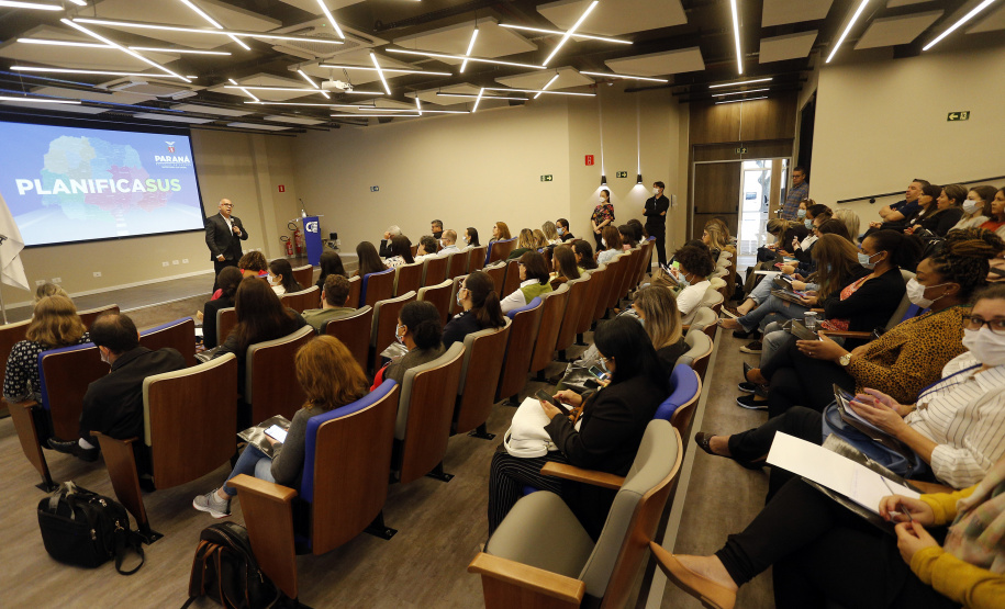 Vacinação é o principal tema do 3º Encontro de Formação do PlanificaSUS Paraná