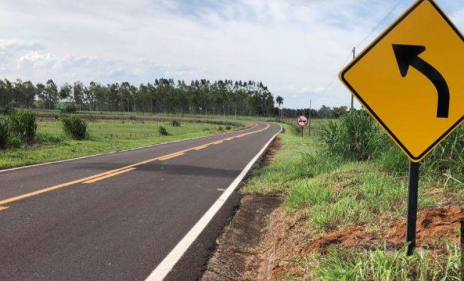 Ivaté, Douradina, Moreira Sales e Tuneiras do Oeste têm rodovias revitalizadas pelo Estado