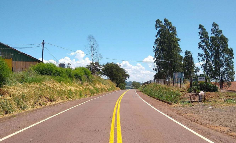 Trecho da PR-317 entre Toledo e Santa Helena recebe reforço na sinalização viária