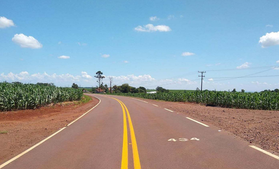 Trecho da PR-317 entre Toledo e Santa Helena recebe reforço na sinalização viária