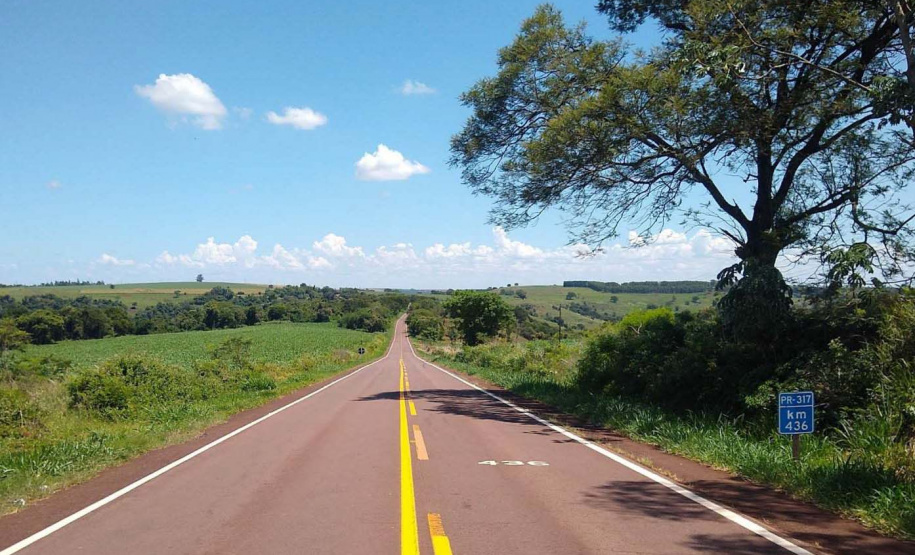 Trecho da PR-317 entre Toledo e Santa Helena recebe reforço na sinalização viária