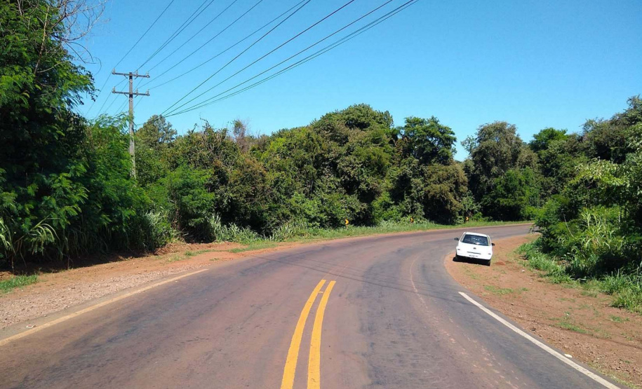 Trecho da PR-317 entre Toledo e Santa Helena recebe reforço na sinalização viária