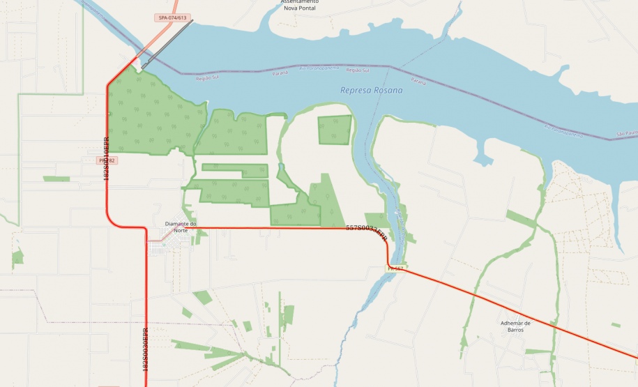 DER/PR executou serviços de sinalização horizontal e instalação de tachas refletivas em 11,43 km da PR-557, entre Diamante do Norte e o distrito de Adhemar de Barros -