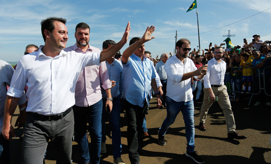 O governador Carlos Massa Ratinho Junior visitou neste sábado (9), ao lado do presidente da República, Jair Bolsonaro, o Santuário de São Miguel Arcanjo, em Bandeirantes, na Região Norte. - Bandeirantes, 09/04/2022