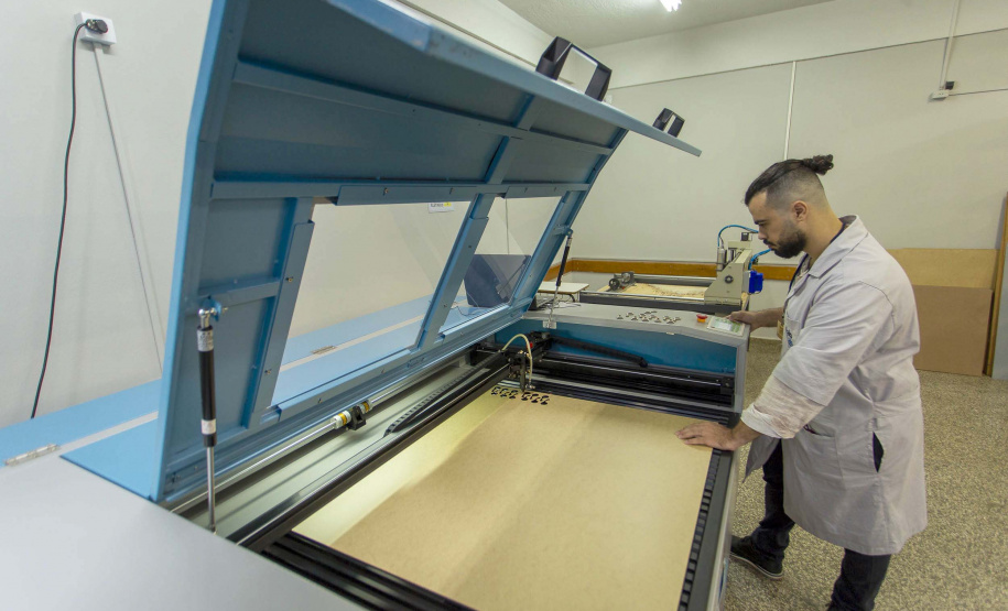 Inspirada no MIT, dos EUA, UEM inaugura Fab Lab, oficina tecnológica