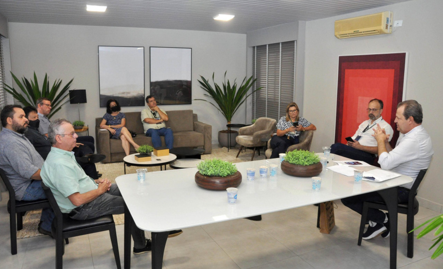 Superintendente da SETI debate inovação e programas acadêmicos na Expolondrina
