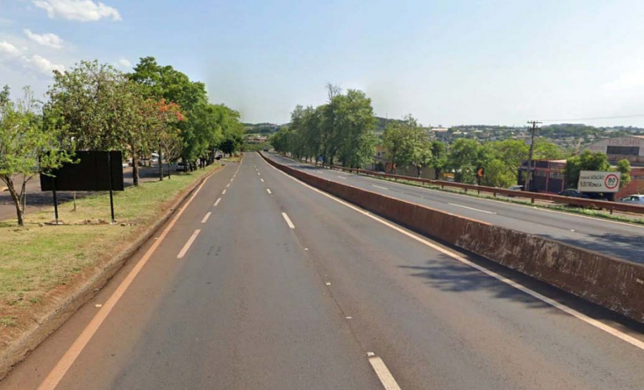 DER/PR analisa documentos da obra de iluminação da BR-277 na região Oeste