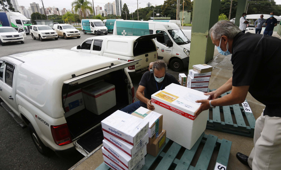 Sesa abastece Regionais com mais 246 mil vacinas contra a gripe e a Covid-19
