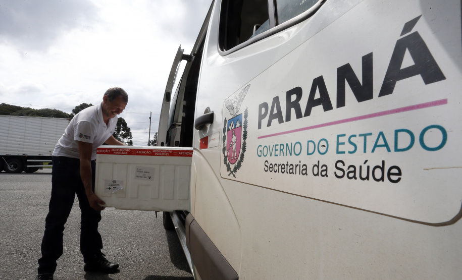 Saúde reabastece regionais com vacinas da gripe e Covid-19