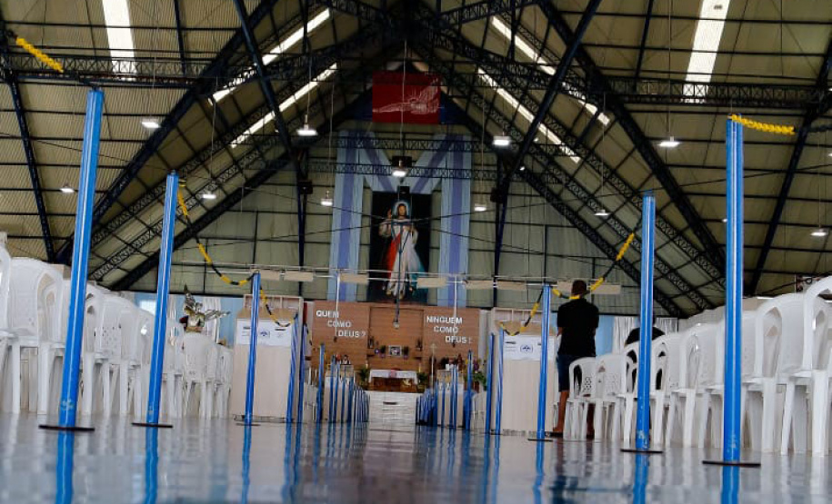 Santuário de São Miguel Arcanjo, em Bandeirantes, - Bandeirantes, 09/04/2022