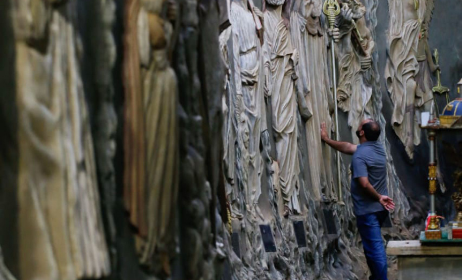 Santuário de São Miguel Arcanjo, em Bandeirantes, - Bandeirantes, 09/04/2022