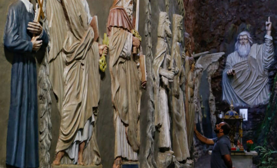 Santuário de São Miguel Arcanjo, em Bandeirantes, - Bandeirantes, 09/04/2022