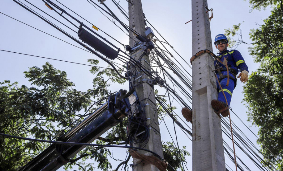 RESTAURAÇÃO DE REDE ELÉTRICA EM MARINGÁ
