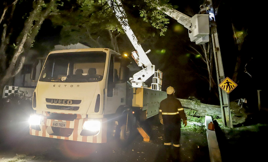RESTAURAÇÃO DE REDE ELÉTRICA EM MARINGÁ