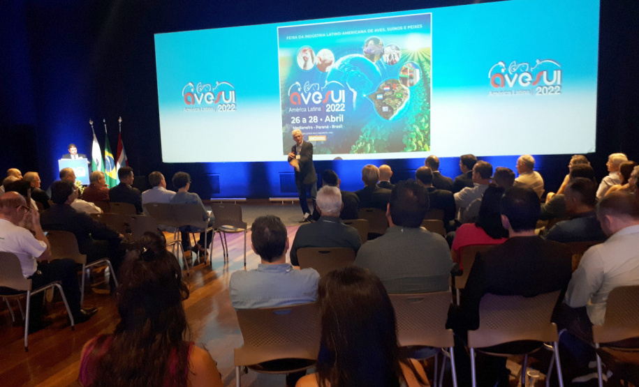 Feira debate como transformar o Paraná em supermercado para o mundo