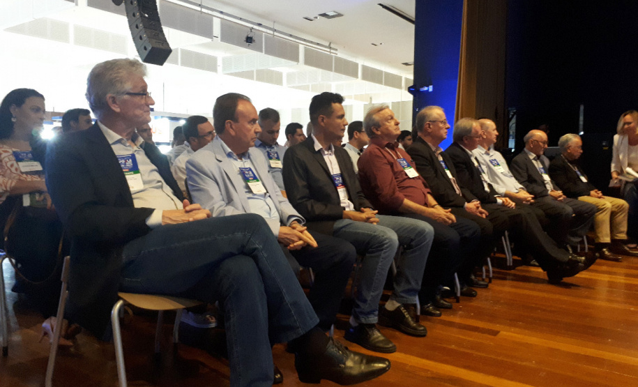 Feira debate como transformar o Paraná em supermercado para o mundo