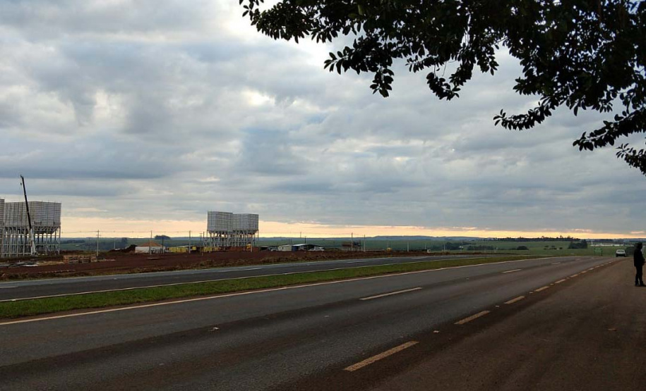 a alienação de dois imóveis do patrimônio público que se encontram desocupados. Um dos imóveis fica em Curitiba, e o outro em Medianeira - Curitiba, 05/05/2022