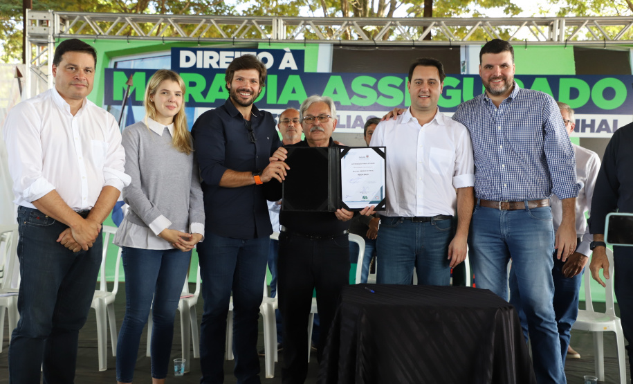 Durante a passagem por Ribeirão do Pinhal, no Norte Pioneiro, nesta quinta-feira (12), o governador Carlos Massa Ratinho Junior autorizou a liberação de mais R$ 884,2 mil para ações na área da saúde.