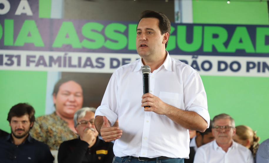 Durante a passagem por Ribeirão do Pinhal, no Norte Pioneiro, nesta quinta-feira (12), o governador Carlos Massa Ratinho Junior autorizou a liberação de mais R$ 884,2 mil para ações na área da saúde.