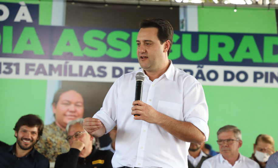 Durante a passagem por Ribeirão do Pinhal, no Norte Pioneiro, nesta quinta-feira (12), o governador Carlos Massa Ratinho Junior autorizou a liberação de mais R$ 884,2 mil para ações na área da saúde.