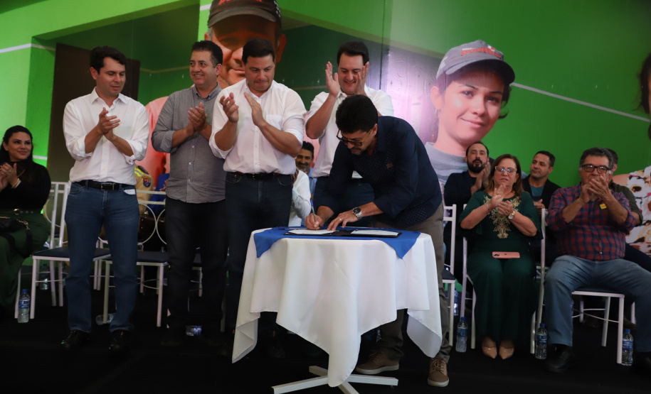 Governador confirma investimentos de R$ 3,3 milhões para ações em Curiúva