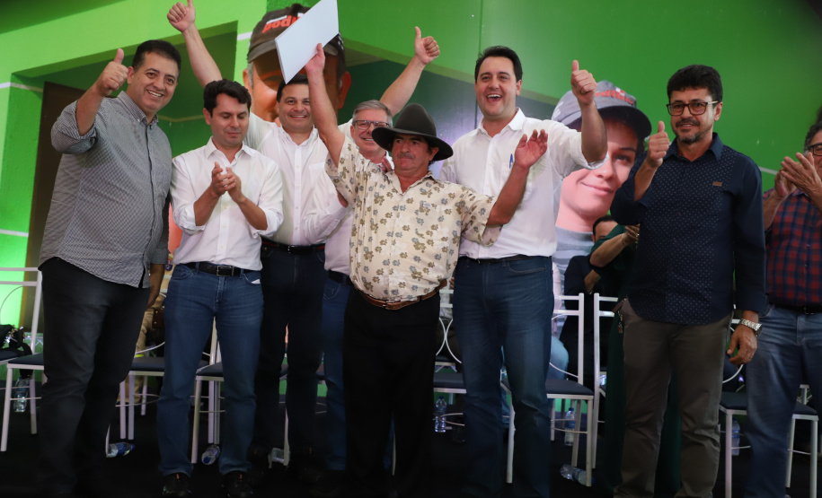 Governador confirma investimentos de R$ 3,3 milhões para ações em Curiúva