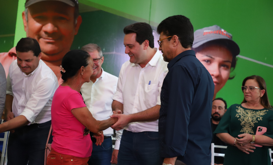 Governador confirma investimentos de R$ 3,3 milhões para ações em Curiúva