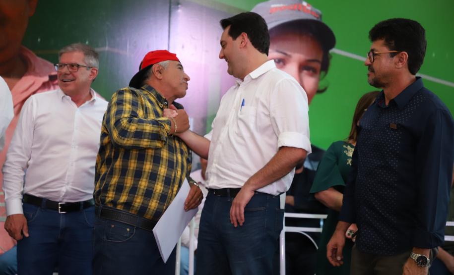 Governador confirma investimentos de R$ 3,3 milhões para ações em Curiúva