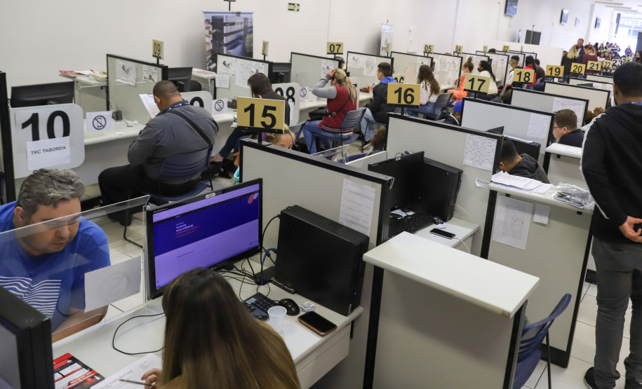 Paraná inicia a semana com a oferta 11.150 vagas de emprego pelas Agências do Trabalhador