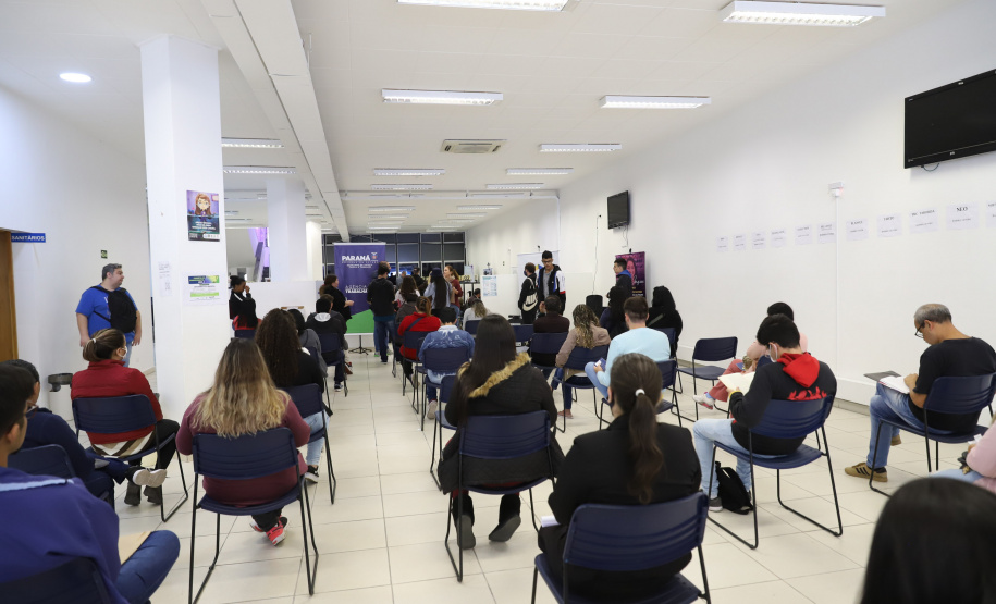 Mutirão de Emprego do Telemarketing em Curitiba é sucesso absoluto