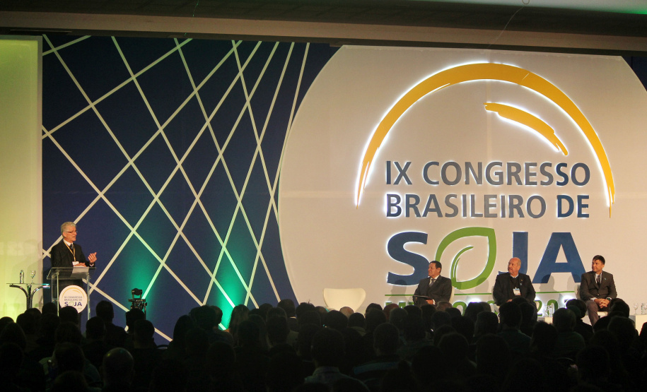 Em congresso, Ortigara defende sustentabilidade e tecnologia na produção de soja