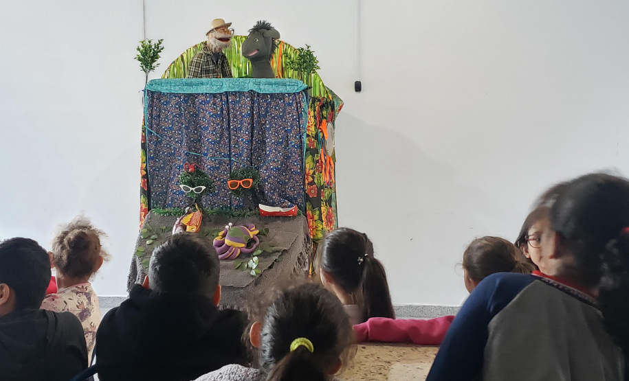 Espetáculo teatral “O Velho, o Burro e o Manguezal” faz duas últimas apresentações semana que vem